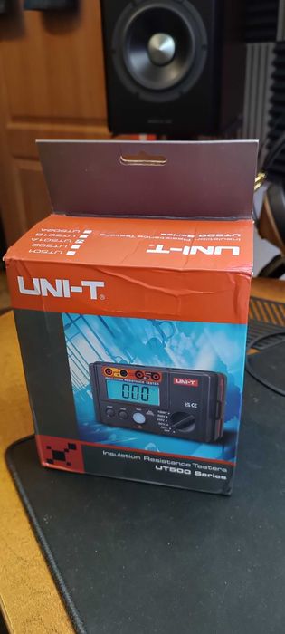 UNI-T Цифровой мегаомметр UT501A