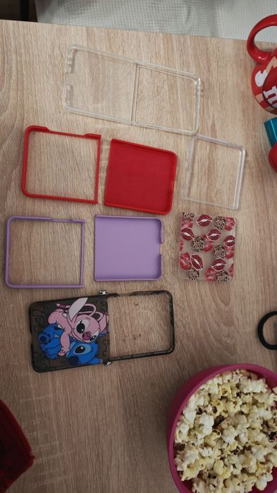 Samsung 7 flip coral red in garanție