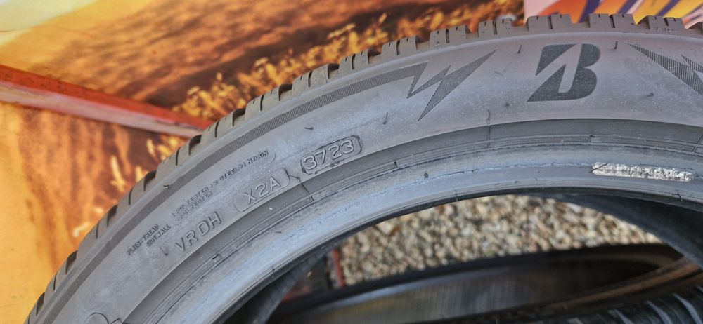 2 Anvelope Bridgestone 255 40 R20 M+S. Dot 2023