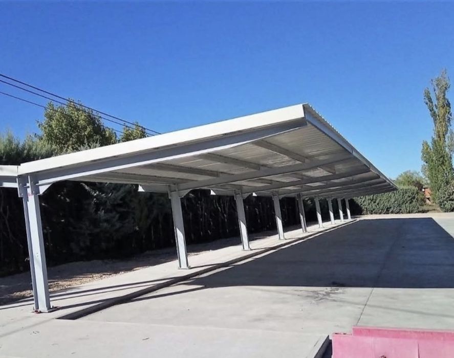 Vand hale metalice avem pe stoc asiguram transport si montaj rog serio