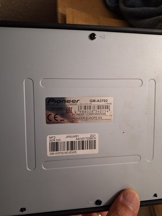 Bass + amplificator auto