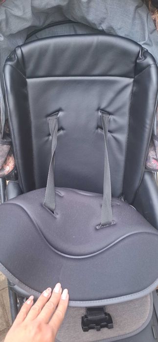 Продавам детска количка Roan bass soft