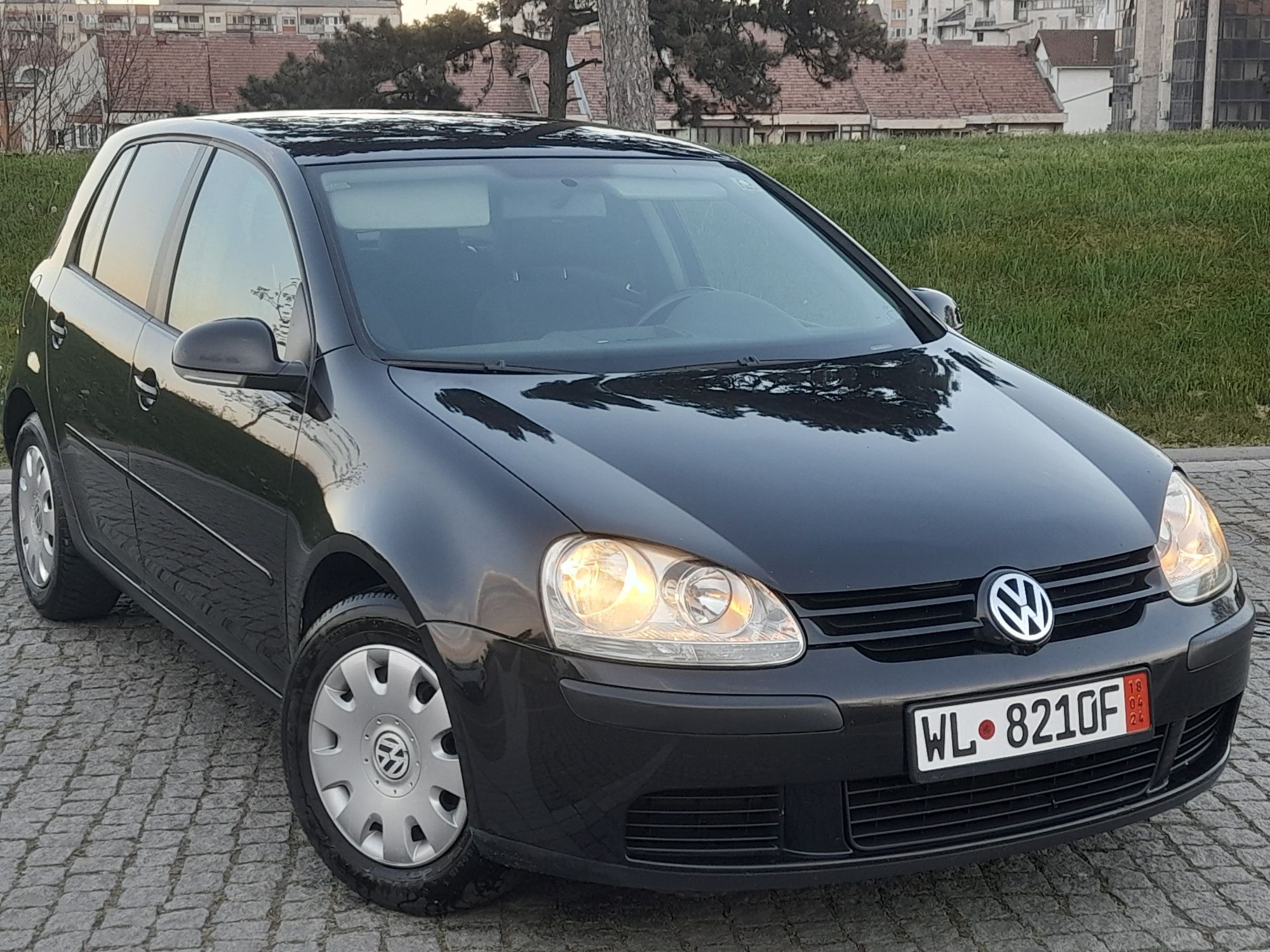 *Vând Golf 5 1.9 TDI/Hig-line Matriculat Recent Ro Unic proprietar *