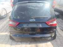 Haion dezechipat cu luneta Ford Galaxy 2010 ( cu mic defect in partea stanga sub stop )