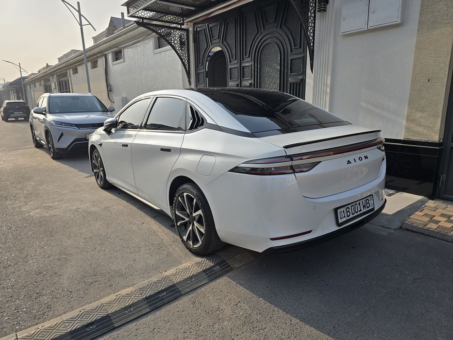 GAC Aion S Plus - 510км, Белый Жемчуг.