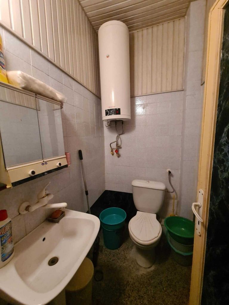Продава се Тристаен апартамент в Хасково, Център - 82 кв.м за 1151 €/кв.м - Снимка #8
