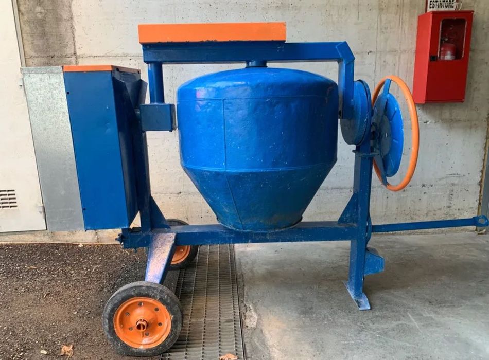 Betoniera silenziosa 300 litri - Italia