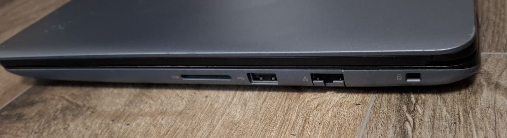 Лаптоп Dell Latitude 5581