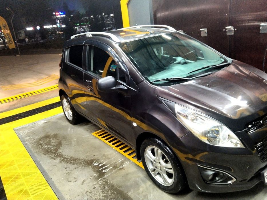 Спарк срочно сотилади