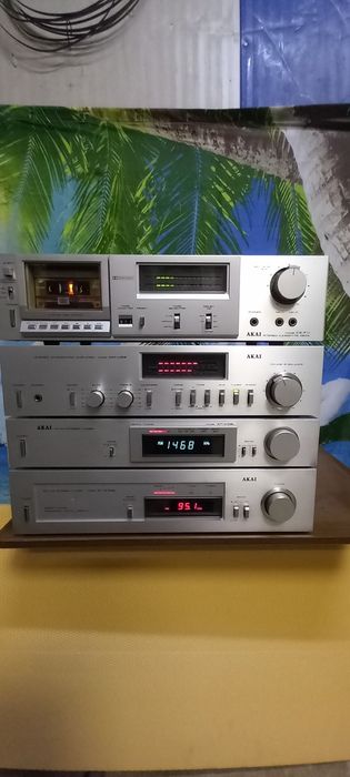 Linie vintage Akai  am -u 33