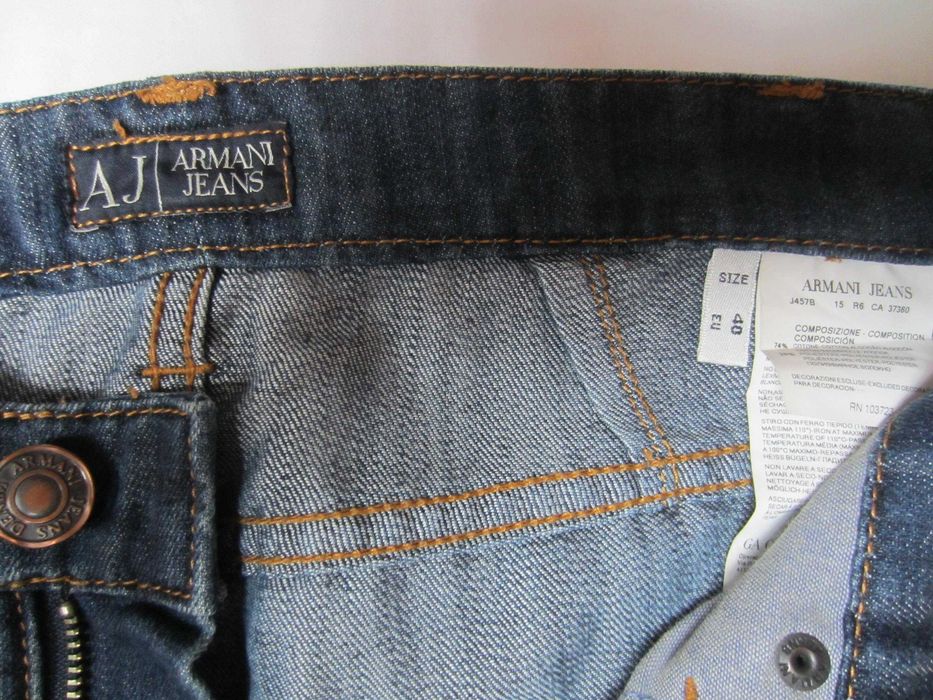 Blugi Armani W40 L30,Talie=104cm,Lung=97cm,croiala dreapta