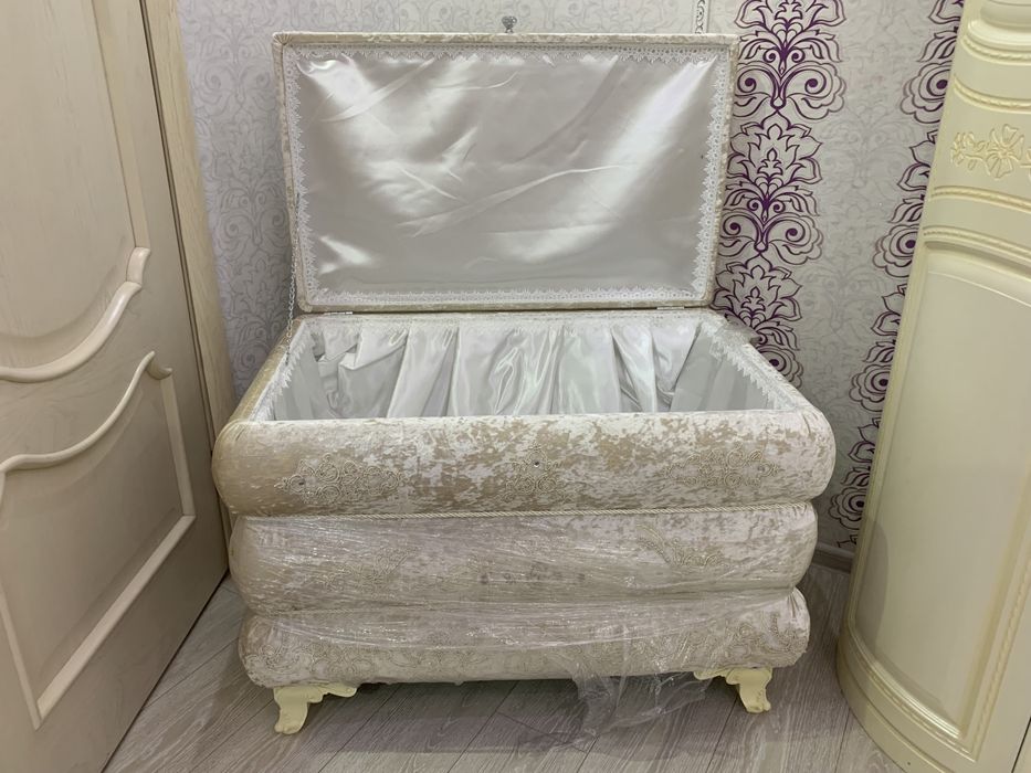 Срочно Продам Сундук для приданного !