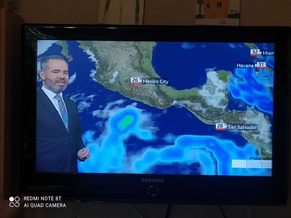 Продавам телевизор Самсунг /Samsung/ 32" /инча/