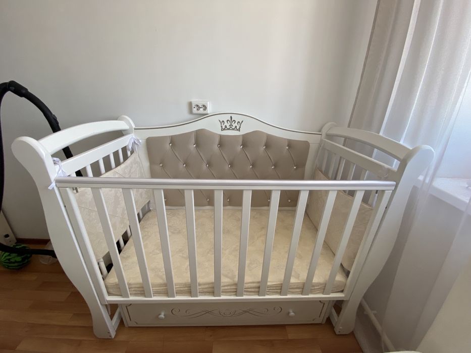 Продам кроватку Джулия 111