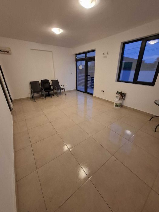 Inchiriez 2 Spatii Comerciale 100 mp - Filiasi