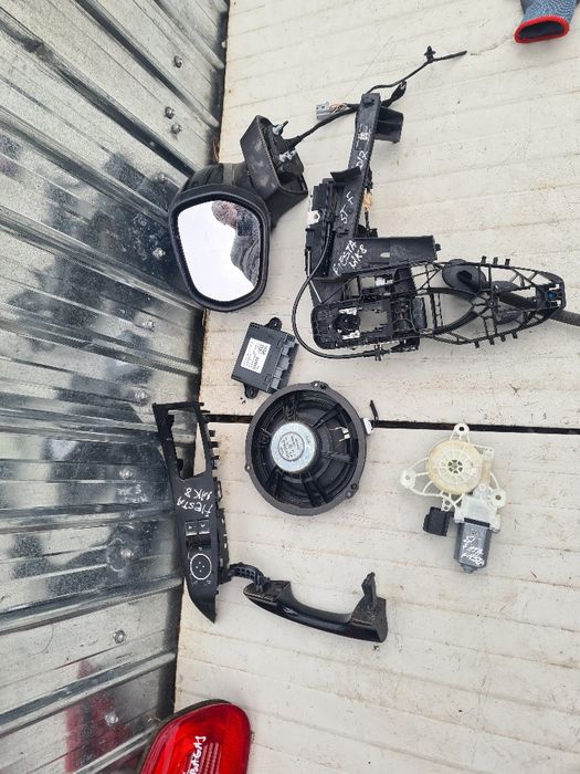 Oglinzi rabatabile,broască,butoane usa,motoras macara ford fiesta mk8
