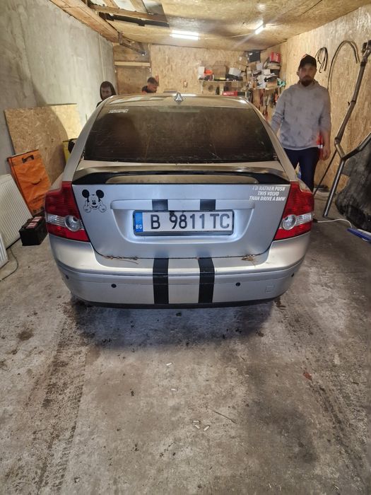 Volvo s40 2.0 diesel doar dezmembrez nu o vand întreaga