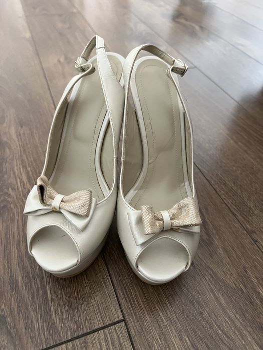 Sandale cu platforma Stefania