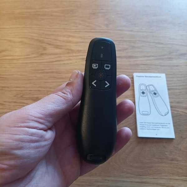 НОВ! Презентатор с USB-C, USB-A приемник, червен лазер