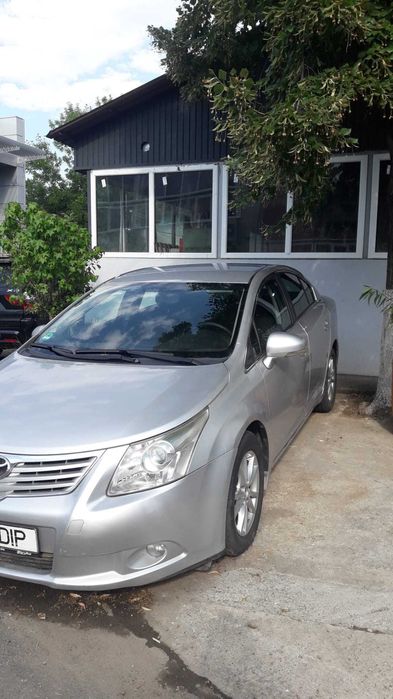 Toyota Avensis 1.8 cutie automata,defecta