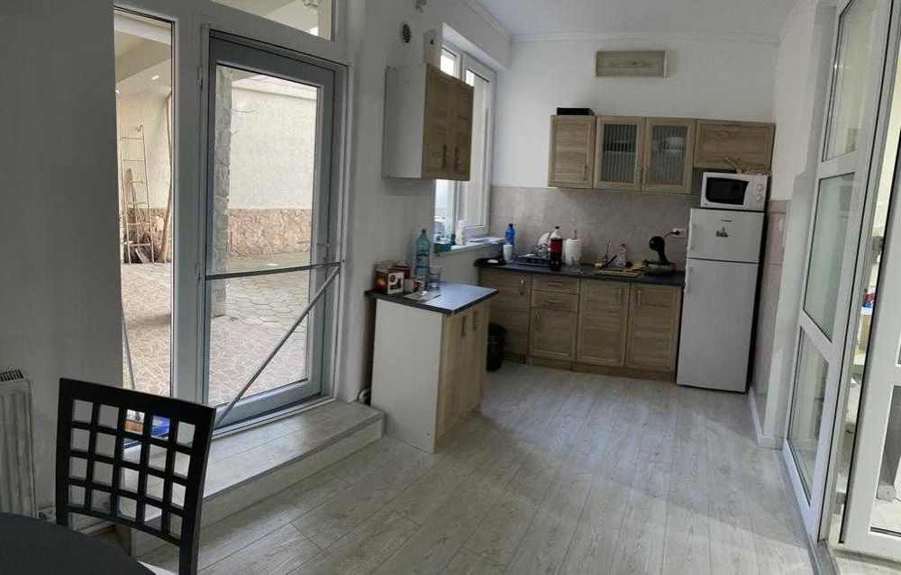 Oportunitate!! De vanzare o casa 5 camere central  zona Nymphea.
