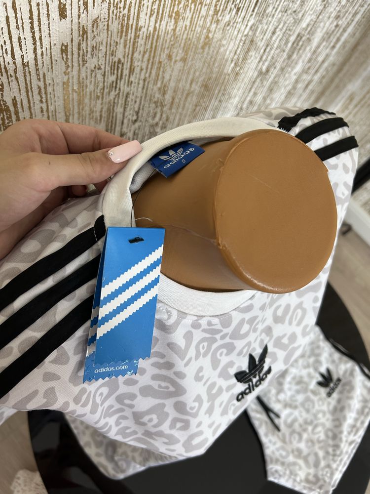 Compleu adidas scurt