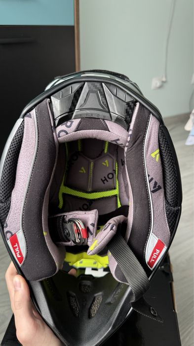 Каска TWIST 3 king yellow gloss AIRON