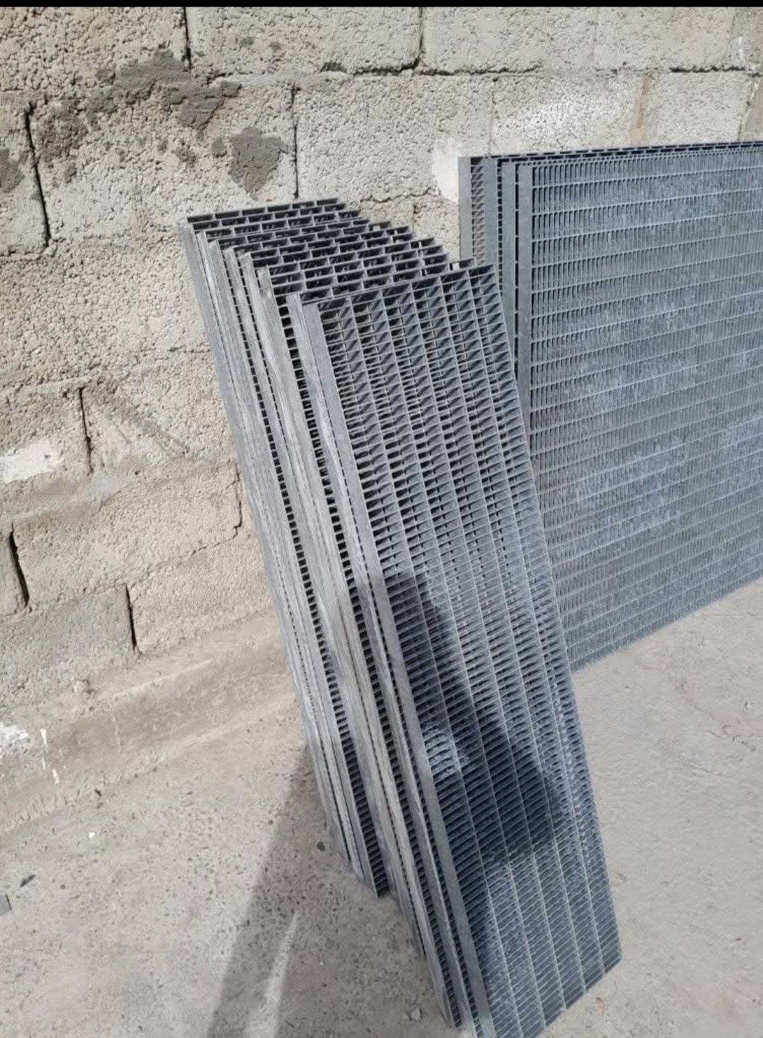 Trepte zincate la comanda în toată tara