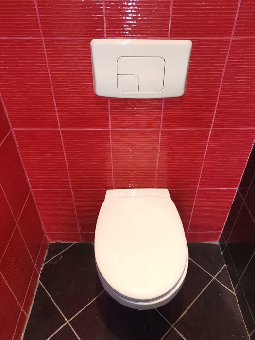 Vând wc suspendat cu bazin incastrat cersanit