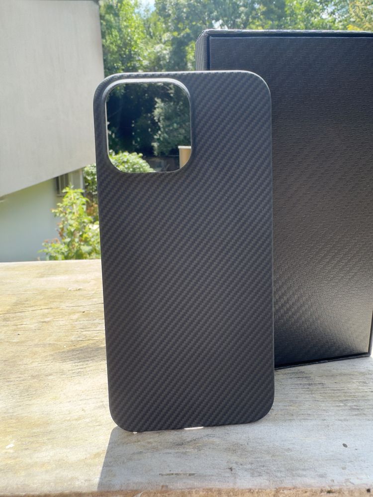 iPhone 16 Pro Max Карбонов кейс