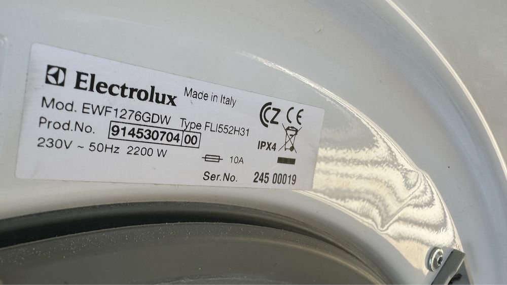 Пералня ELECTROLUX модел EWF1276GDW