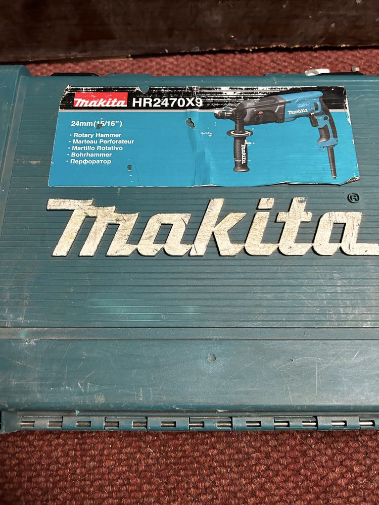 Перфоратор Makita HR2470 + куфар
