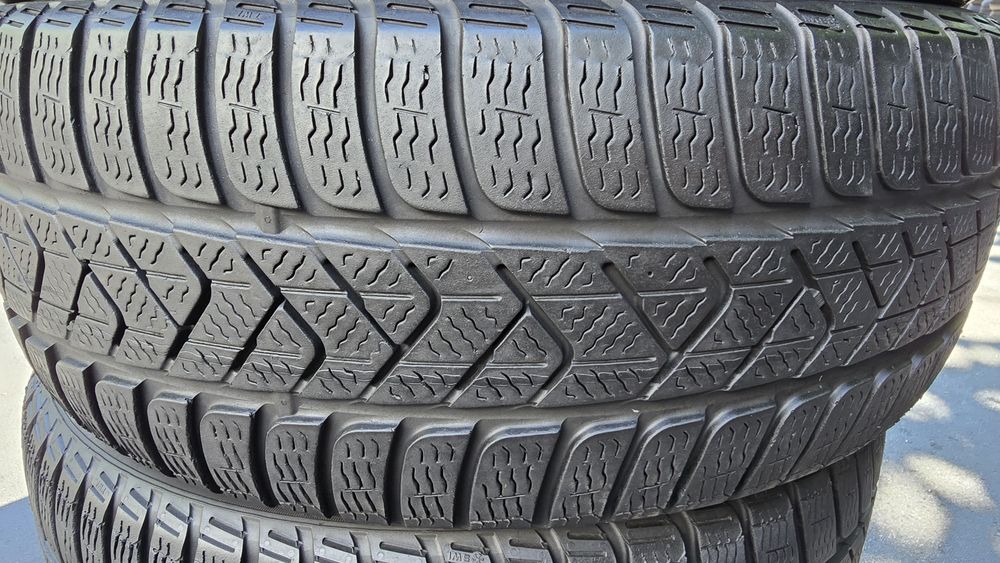 4 anvelope iarnă Pirelli 215/55/17 - transport gratuit
