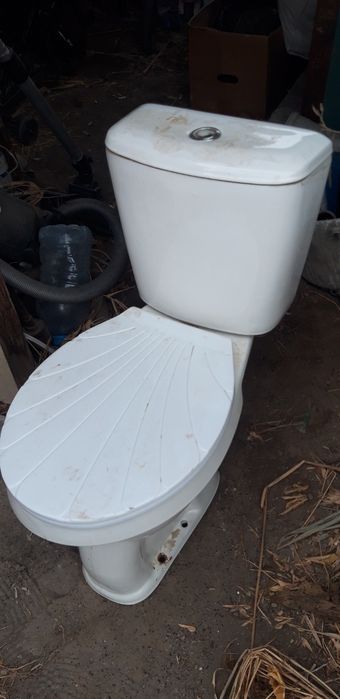 Б/у Унитаз сатылады.