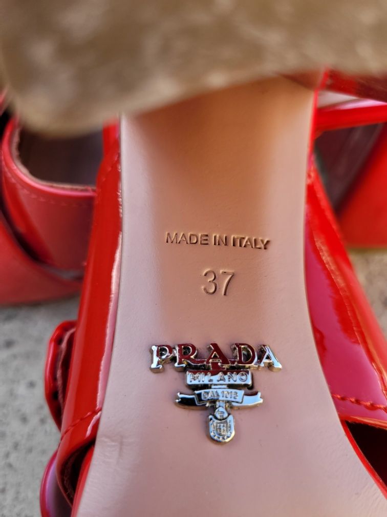 Продам босонежки Prada (Италия) размер 36