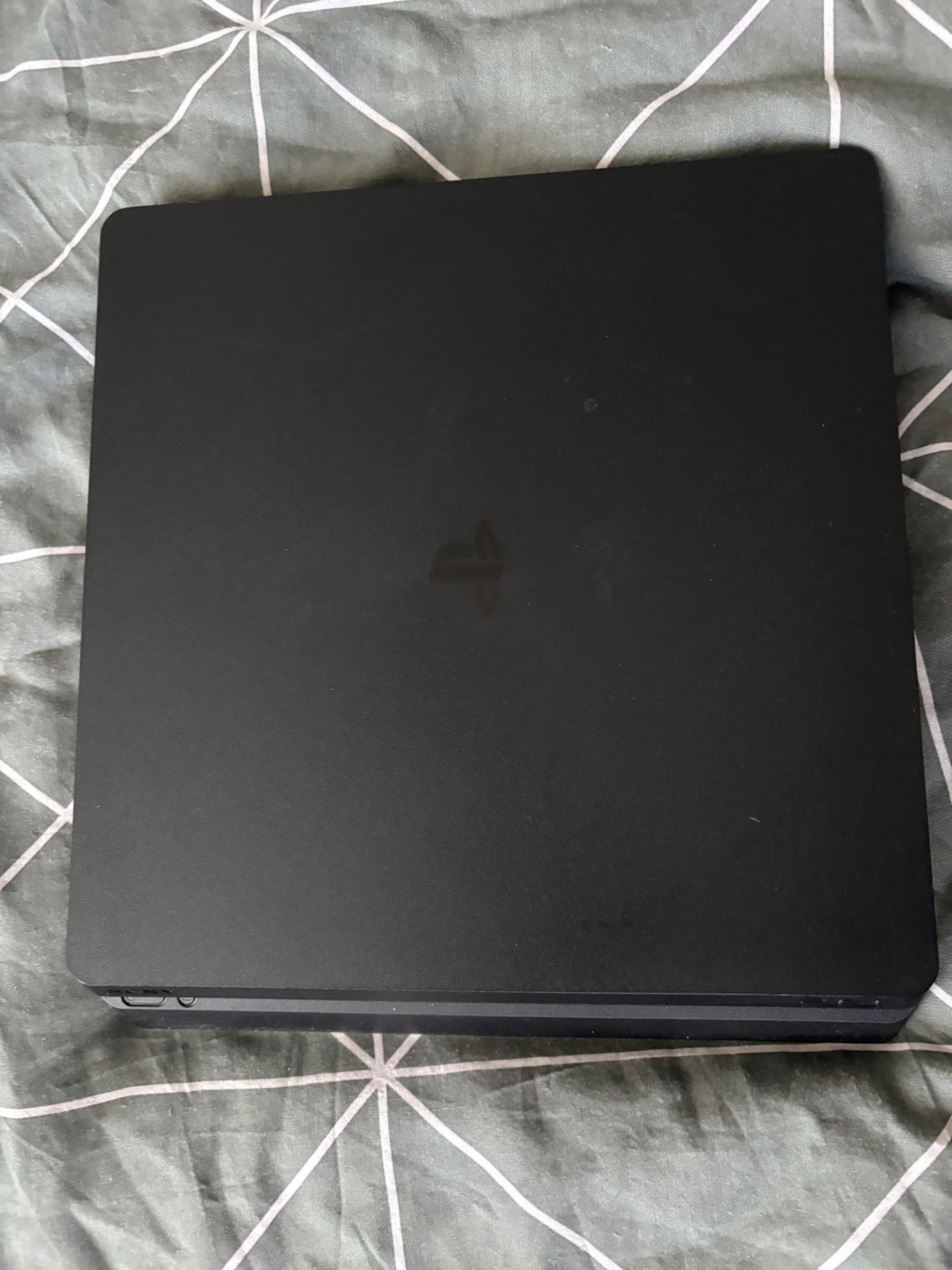 PlayStation 4 500GB