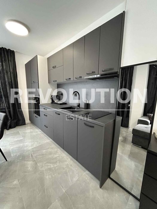 Луксозен ДВУСТАЕН апартамент в района на Каменица 1