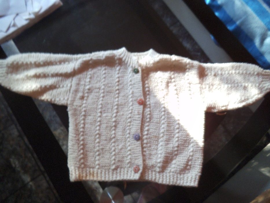 Детски ръчно плетени дрехи