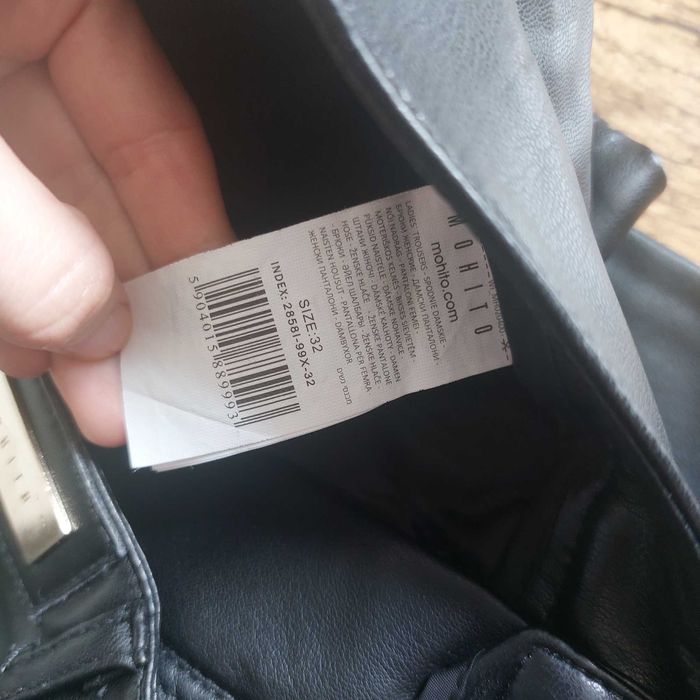 Pantaloni piele Mohito