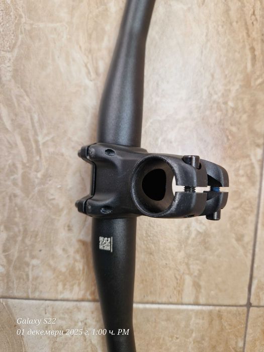 Продавам кормила и лапи от Canyon stoic