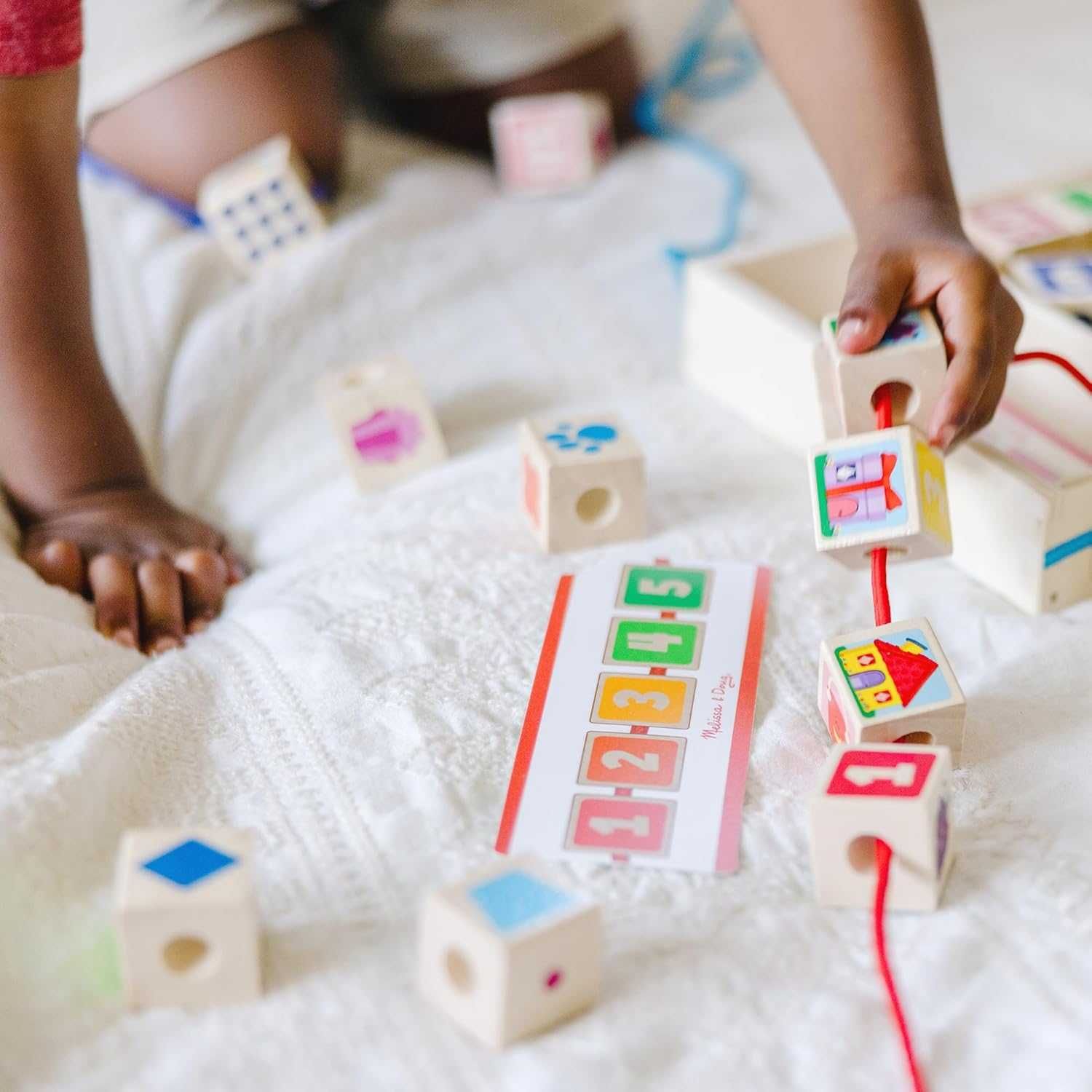 Дървени мъниста за нанизване Melissa & Doug Дървени кубчета