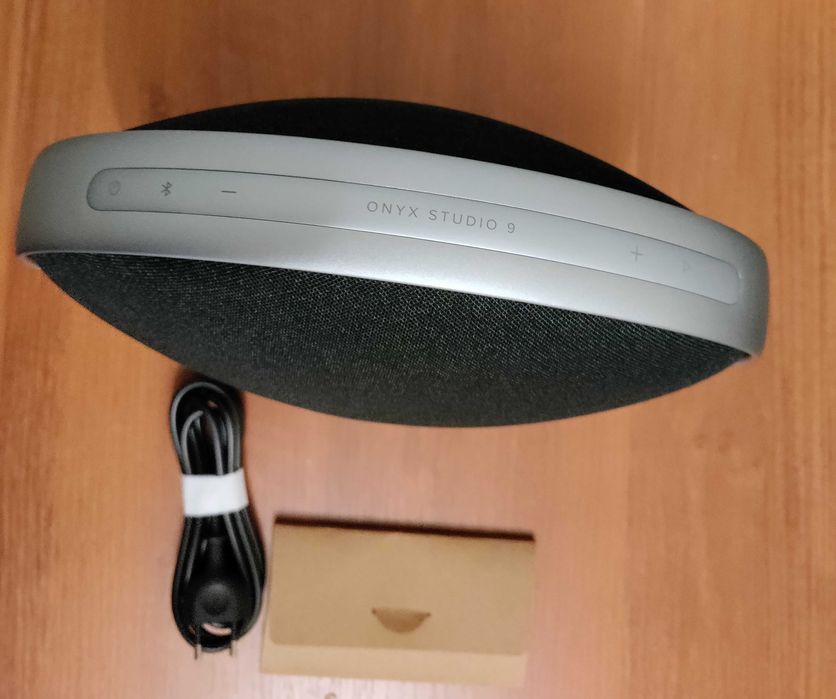 Harman Kardon Onyx Studio 9.