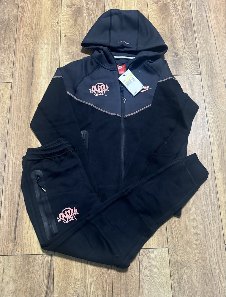 Syna World x Nike Tech Fleece Tracksuit - Black