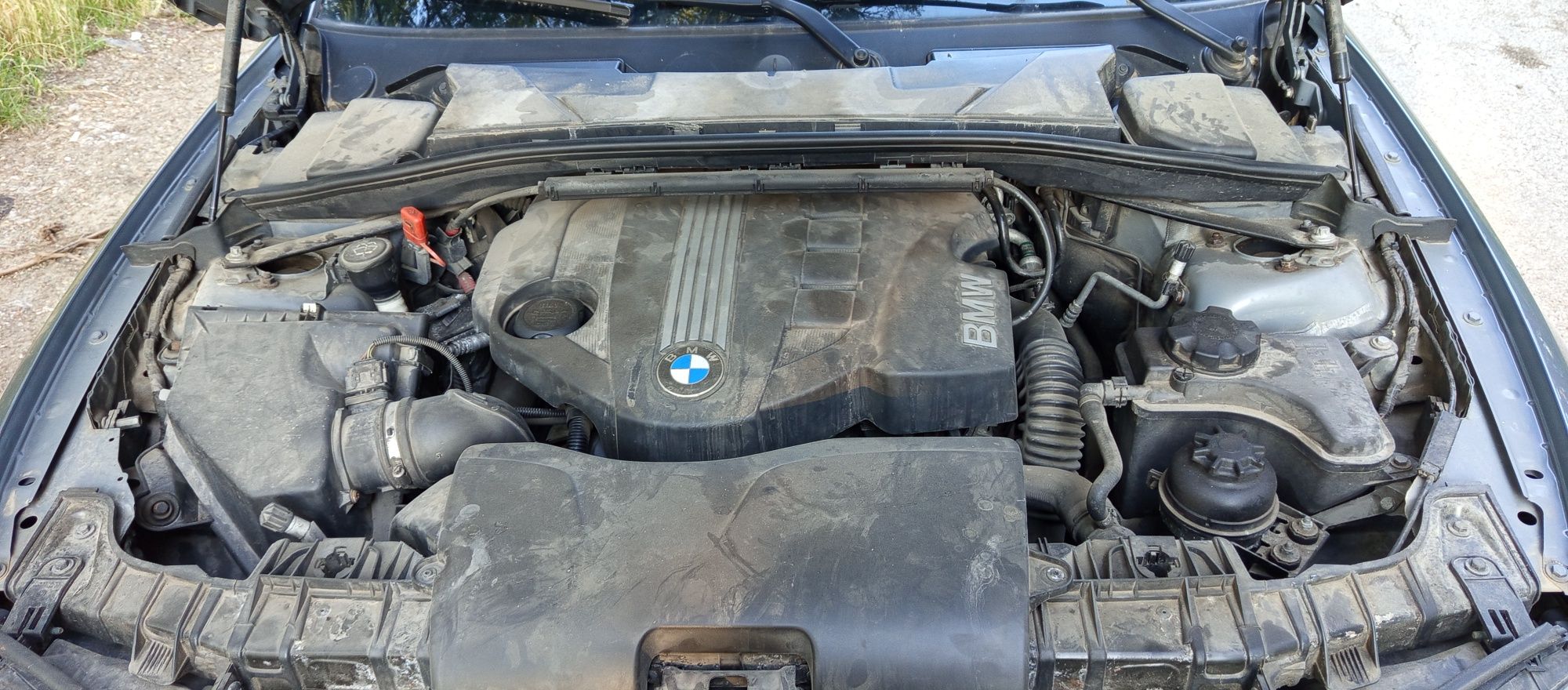 Продавам бмв е87 118д автоматик