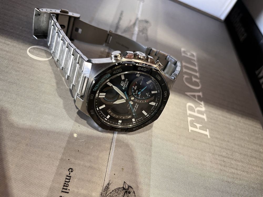 Часовник Edifice Casio