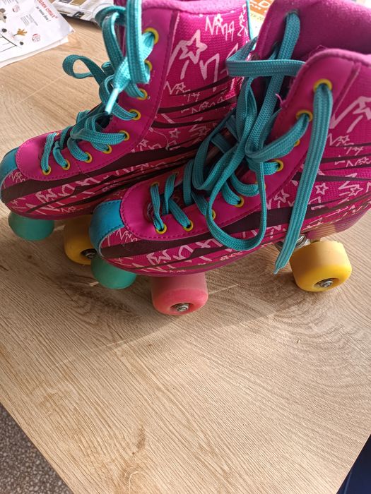 Розови кънки за момиче