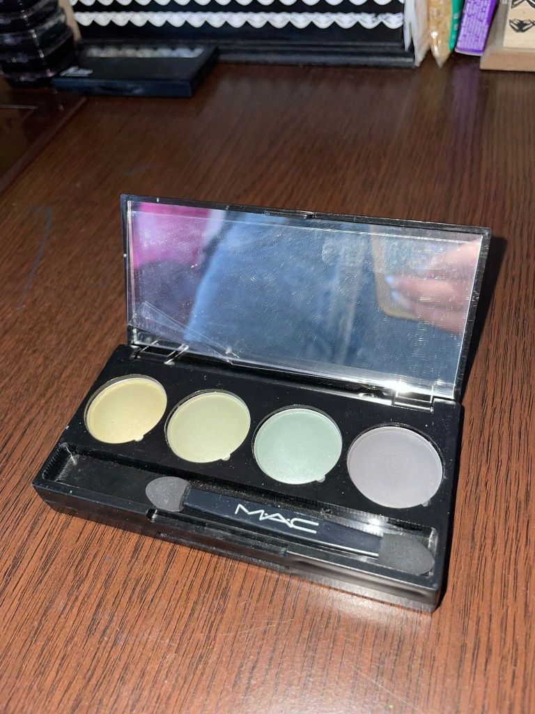 Produse make up folosite foarte puțin