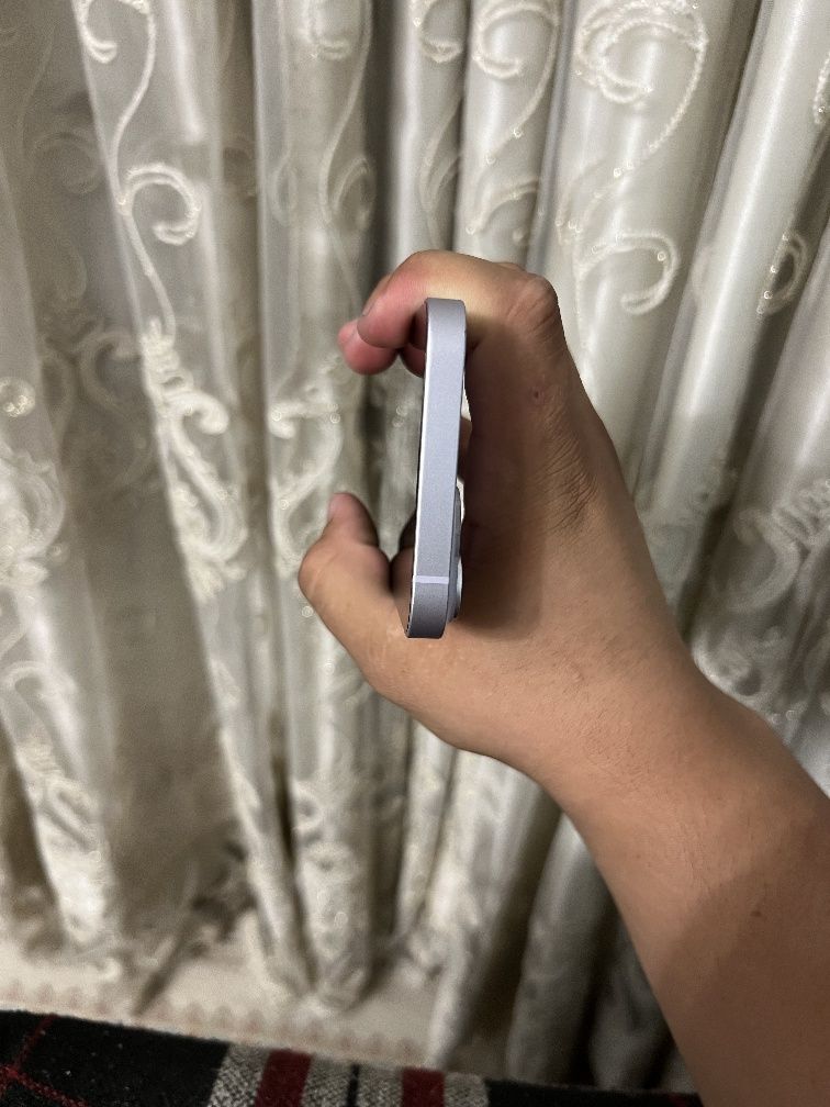 Iphone 14
Xotirasi 128
Yili 2024
Rangi pushti
Dakument karobka yoq 
Ho