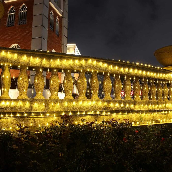 Коледни лампички LED мрежа 1.5м х 1.5м 144 диода топла светлина