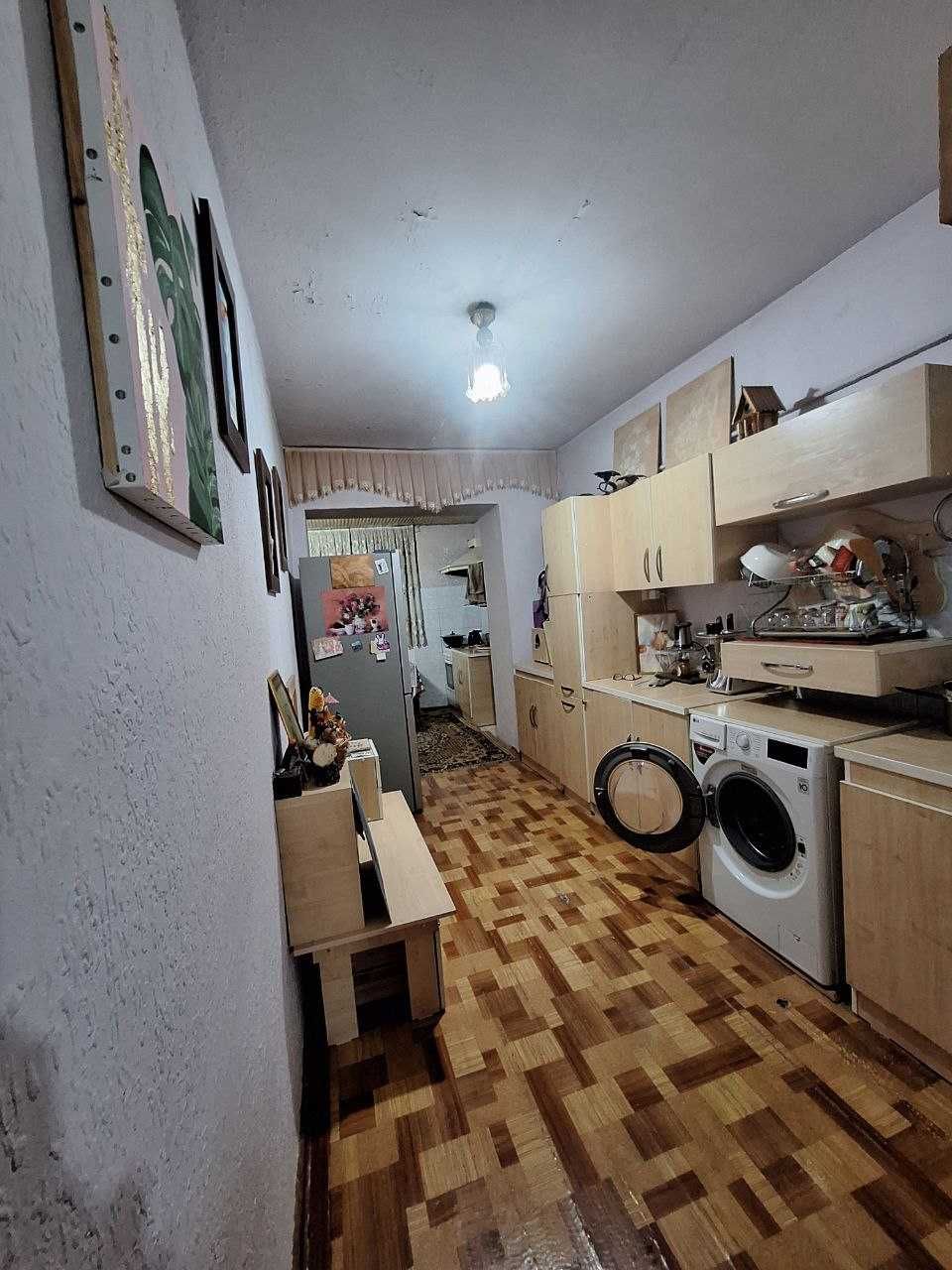 Продается 4 комнатная квартира на 4 этаже в 4 этажке Нихи